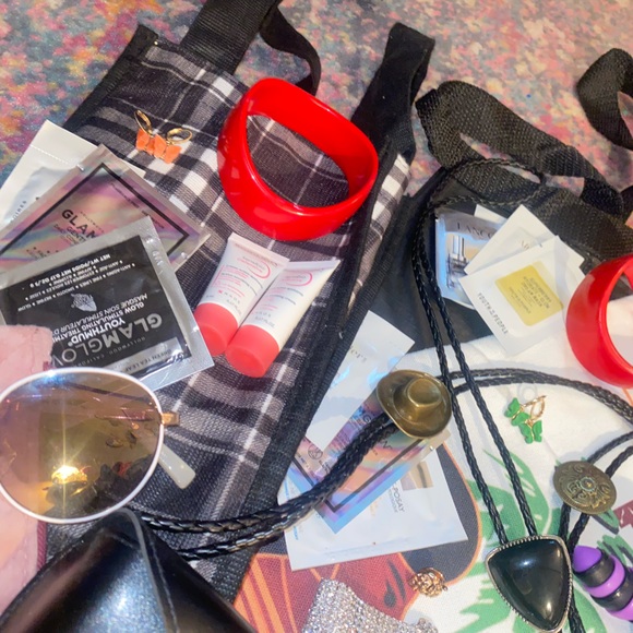 Freebies with ever purchase!! - Picture 8 of 8